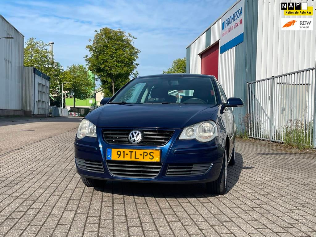 Volkswagen Polo 1.4-16V Optive Automaat 3drs LageKm Airco Na, Gebruikt, 4 cilinders, Blauw, Origineel Nederlands