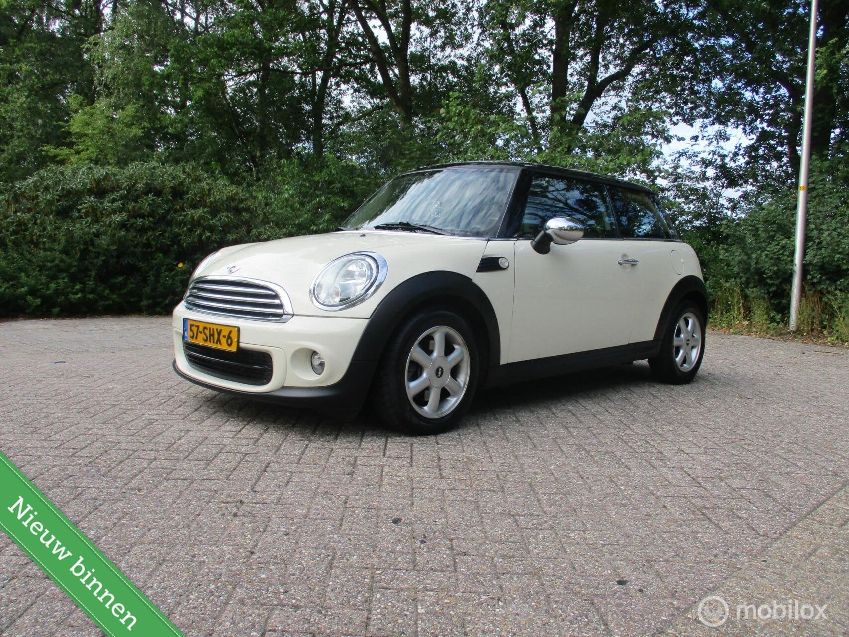 Mini 3-Deurs 1.6 One MINIMALIST Business Line, Voorwielaandrijving, Euro 5, Stof, Zwart