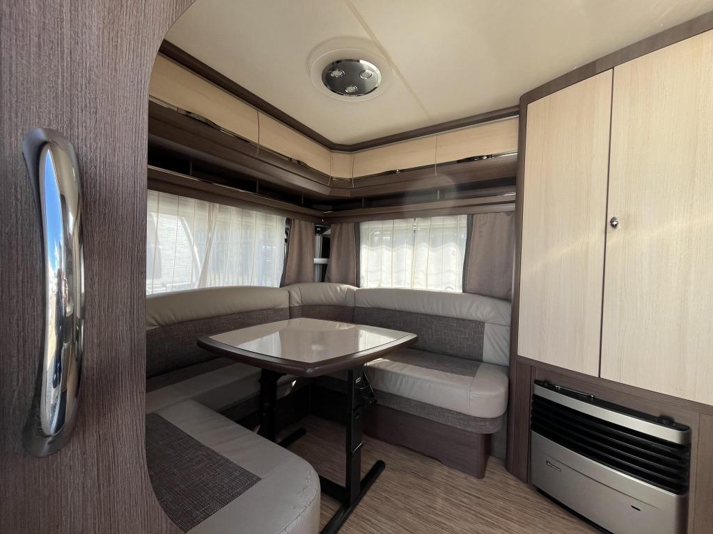 Hobby Prestige 455 UF Voortent+Thule luifel '24, Caravans en Kamperen, Caravans, Schokbreker, Rondzit, Hobby, Bedrijf