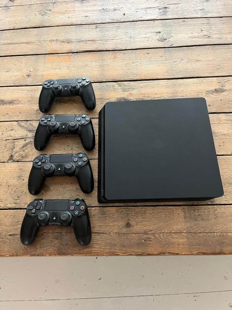 PlayStation 4 Slim + FIFA 21+ Roblox + Fortnite + meer, Spelcomputers en Games, Ophalen of Verzenden, Met 1 controller, Slim, 500 GB