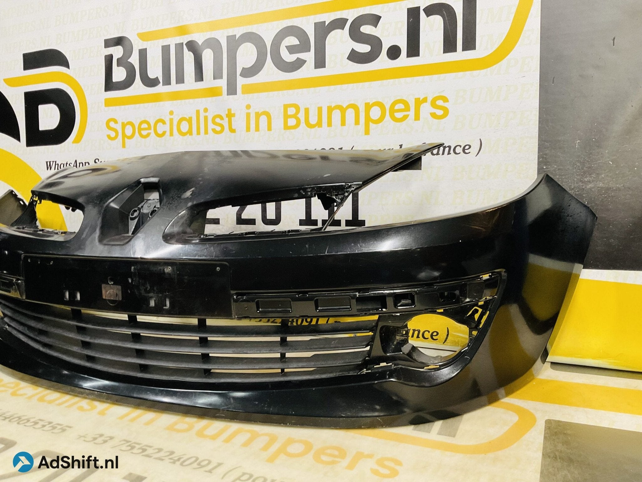 BUMPER Renault Clio 3 2005-2008 VOORBUMPER 2-F8-9469z, Auto-onderdelen, Bumper