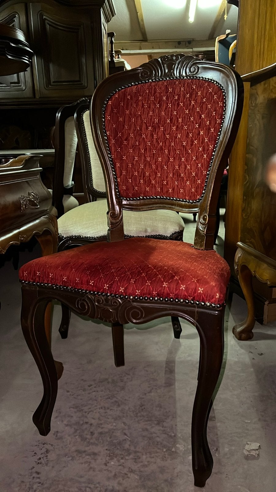 6 Klassieke Noten Eetkamerstoelen met Rood Bekleding, Ophalen