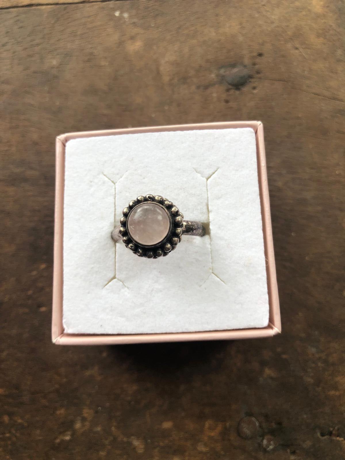 Ring - zilver met rozenkwarts, Sieraden, Tassen en Uiterlijk, 18 tot 19, Ophalen of Verzenden, Zo goed als nieuw, Dame