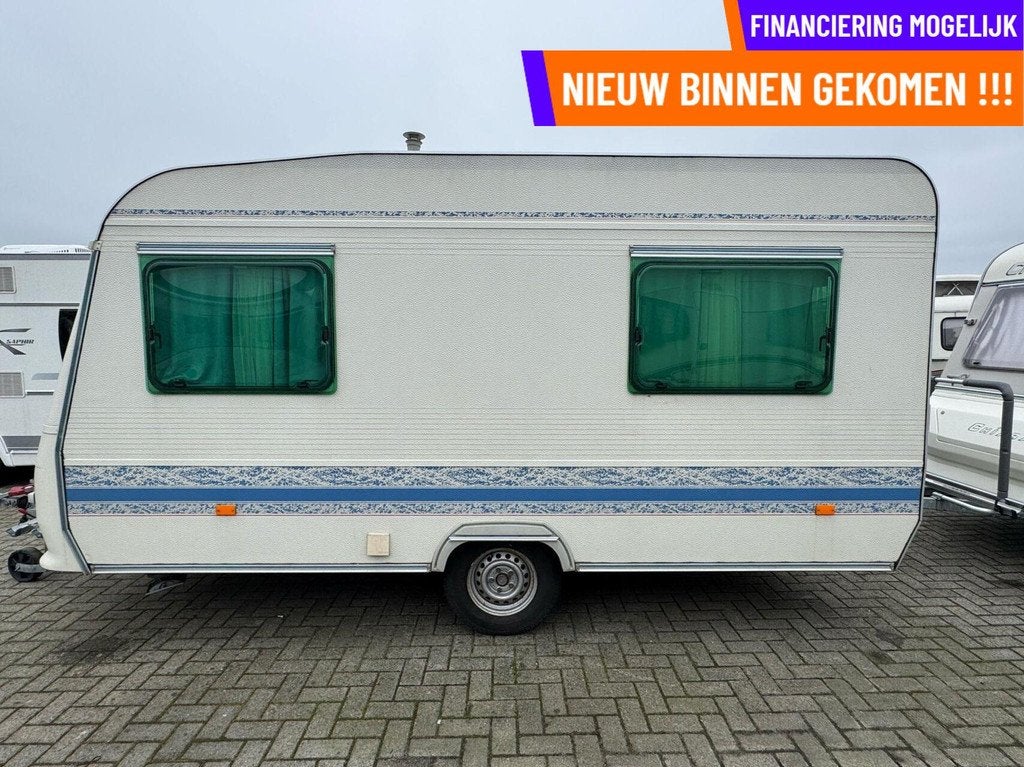 Adria UNICA 390 DS DINETTE + TREINZIT + FIETSENDRAGER, Caravans en Kamperen, Serviceluik, Bedrijf, Tot en met 3, Adria