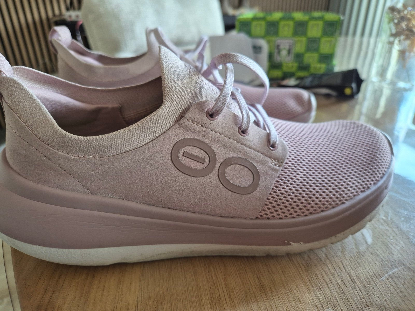 Oofos lichtgewicht sneakers roze/lila mt 41 zgan, Ophalen of Verzenden