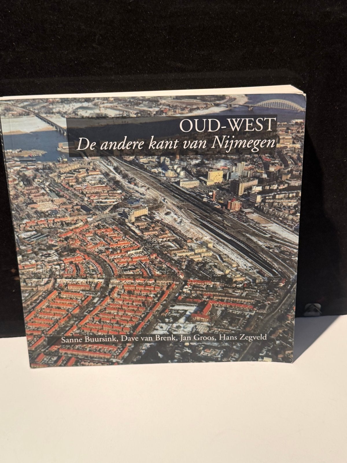 Oud-West: De andere kant van Nijmegen - Boek, Boeken, Ophalen of Verzenden, 20e eeuw of later, Zo goed als nieuw