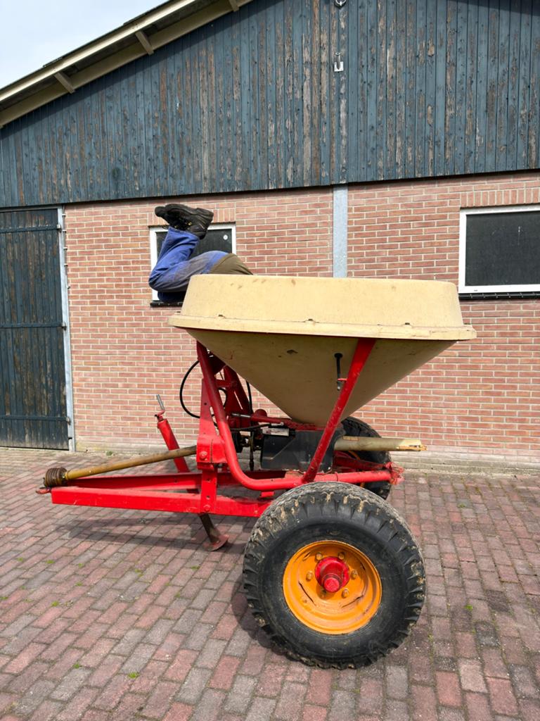 Kunstmeststrooier | Vicon pendelstrooier op wielstel, Zakelijke goederen, Ophalen, Glastuinbouw, Weidebouw
