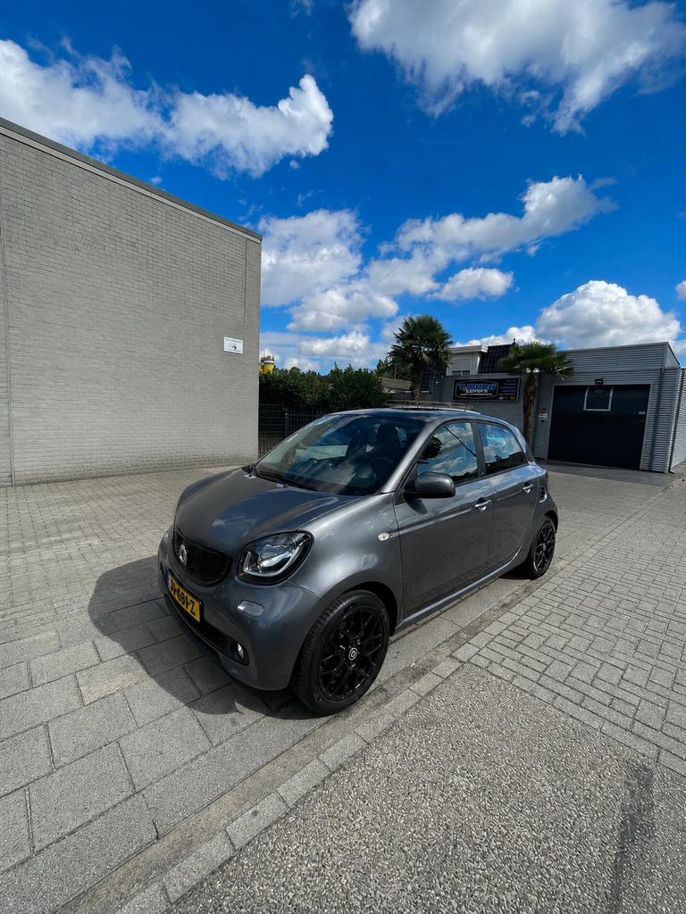 Smart ForFour 0.9 66KW Aut6 2016 Grijs, Auto's, Smart, Particulier, Achteruitrijcamera, Airbags, Airconditioning, Android Auto