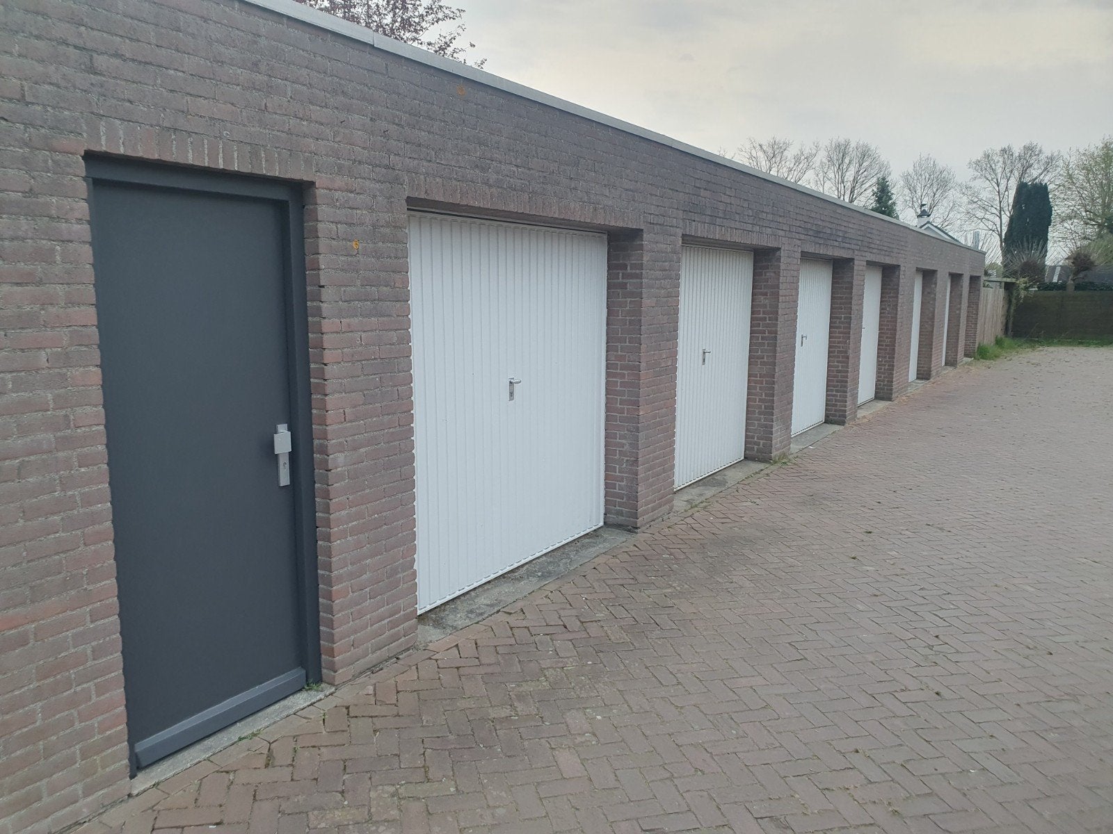 Garagebox  opslagruimte autostalling Riekeschot, Ulvenhout, Ophalen