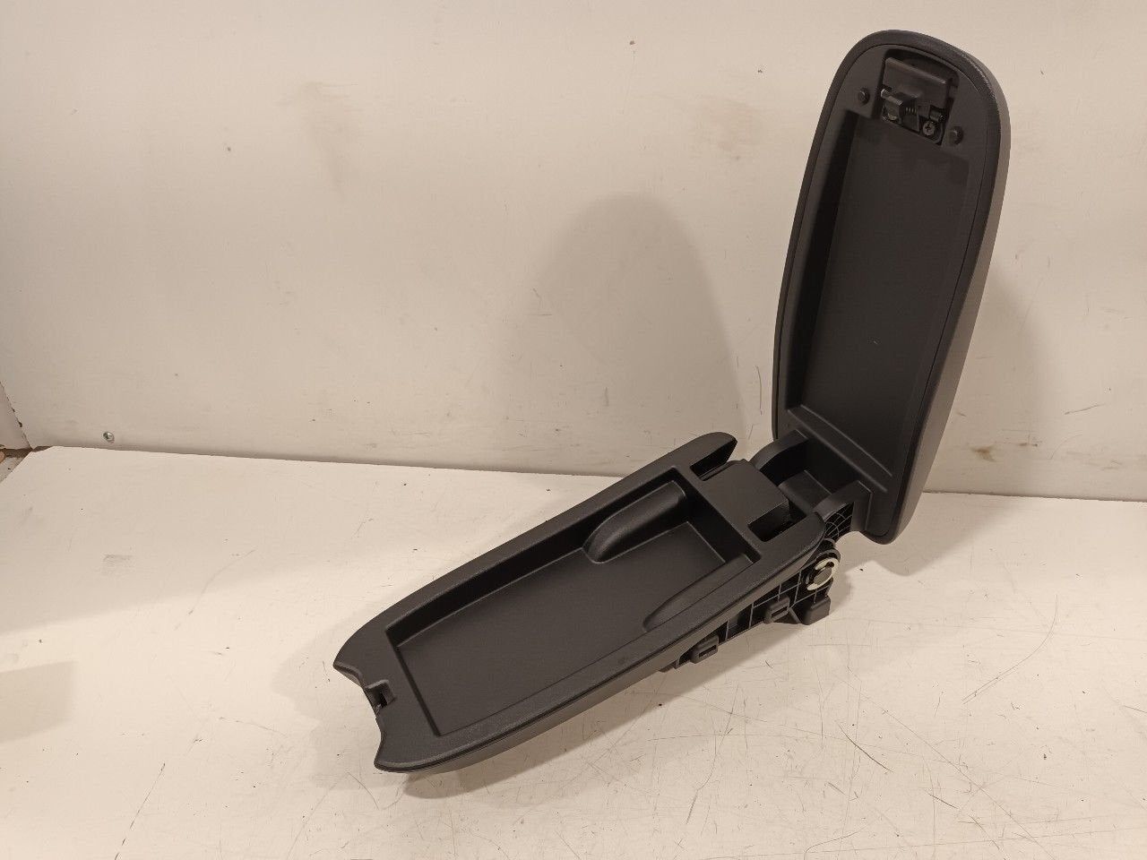 Armsteun Toyota Yaris, Onderdelen@venauto.nl, Van der Ven Autorecycling B.V., Gebruikt, Ettenseweg 76, 4706 PB Roosendaal, The Netherlands