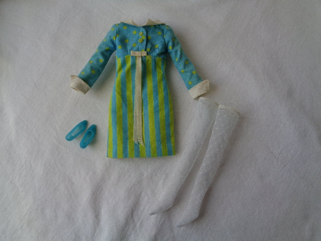 Vintage Francie 1251 It's a date ( 1966 ), Verzamelen, Ophalen of Verzenden, Zo goed als nieuw, Kleertjes
