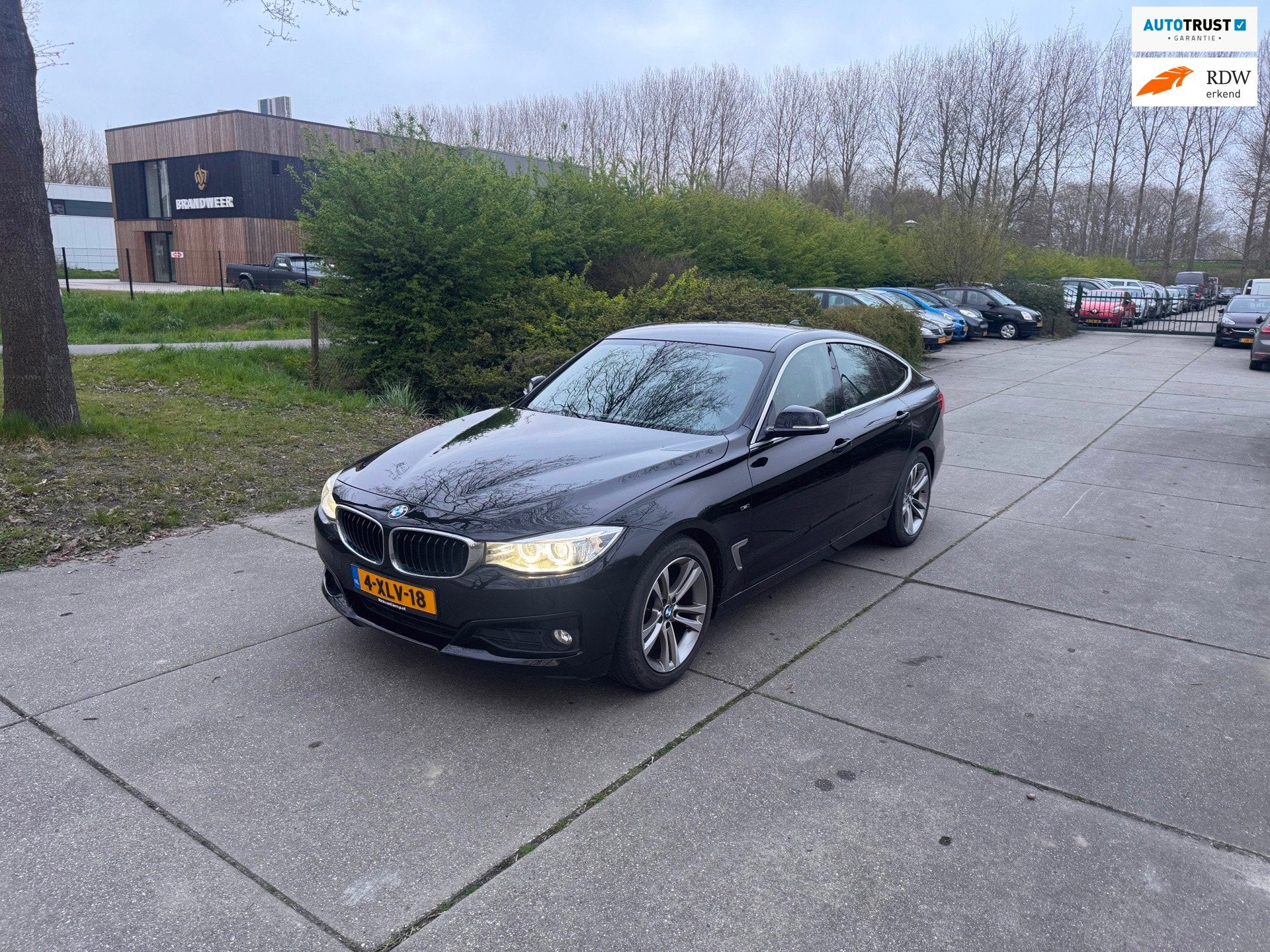 BMW 3-serie Gran Turismo 318d Executive Clima.Navi.Camera, Auto's, BMW, Zwart, Origineel Nederlands, Bedrijf, Te koop