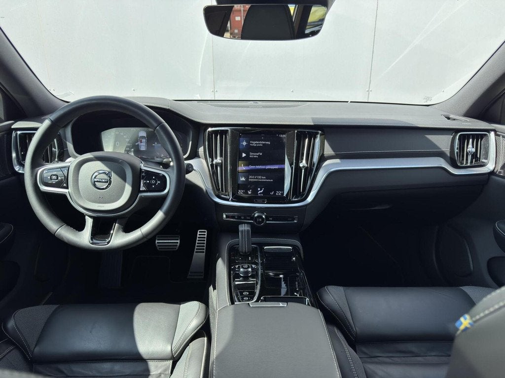 Volvo V60 2.0 T6 Recharge AWD R-Design|LongRange|ACC|Pano|el, Automaat, Gebruikt, 4 cilinders, Blauw