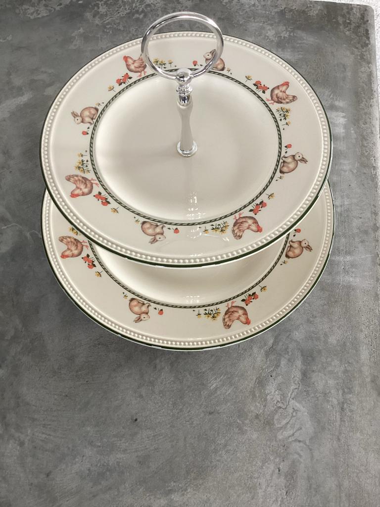Wedgwood Windsor Springtime etagère Pasen, Gebruikt, Ophalen of Verzenden, Bord(en), Wedgwood