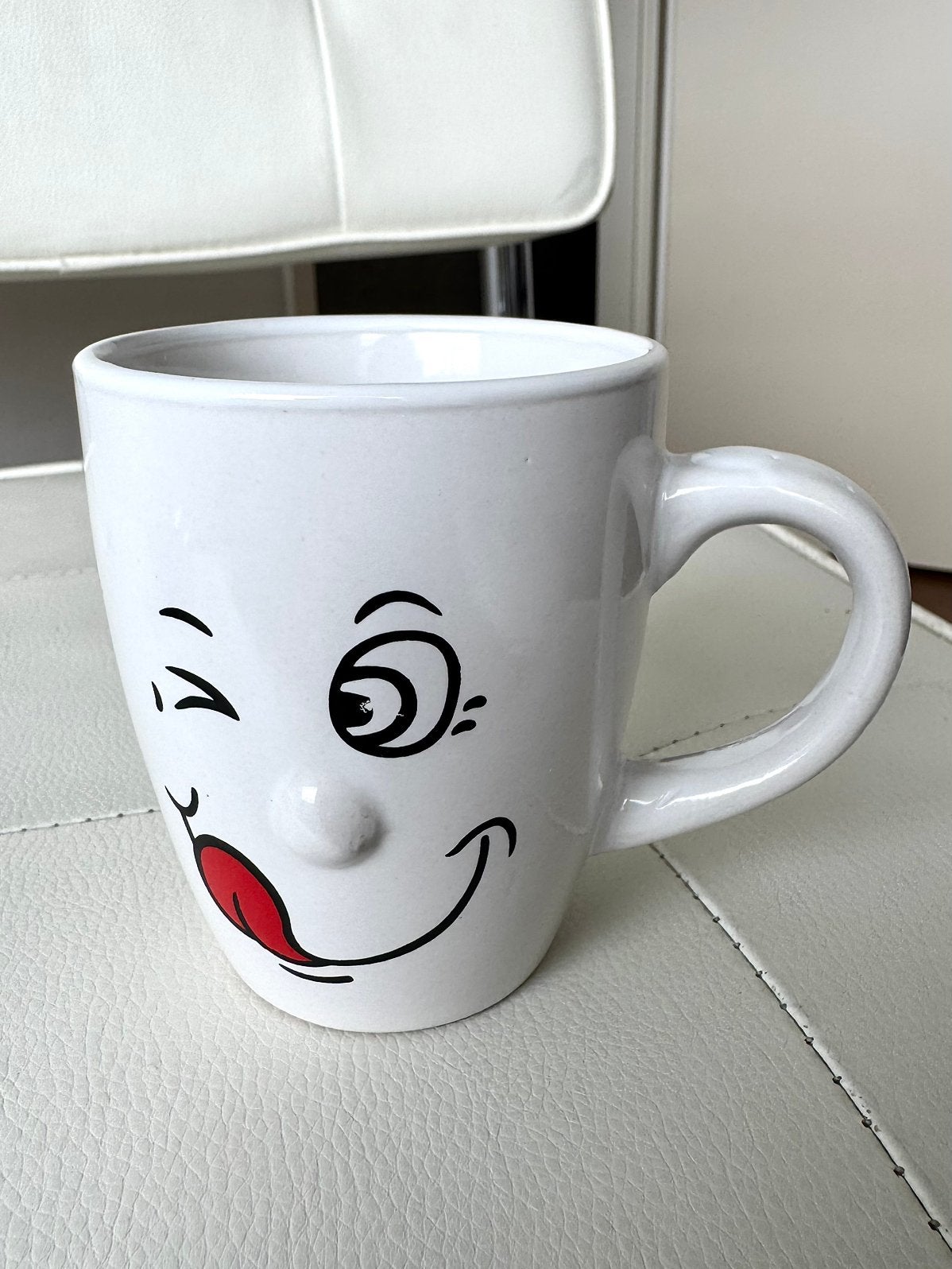 Smile koffiemok ongeveer 300ml, Huis en Inrichting, Gebruikt, Keramiek, Overige stijlen, Mok