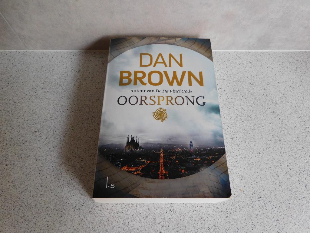 Dan Brown 2017 De Oorsprong, Boeken, Gelezen, Europa overig, Ophalen of Verzenden, Dan Brown