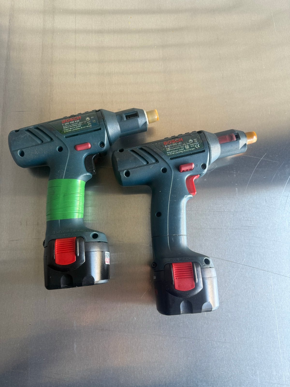 Bosch Accuboormachines (2 stuks) - 9.6V, Ophalen of Verzenden, Gebruikt, Minder dan 400 watt, Boor- en Schroefmachine