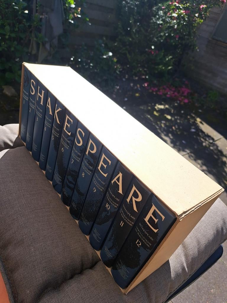 Shakespeare complete werken 12 delen, Ophalen of Verzenden