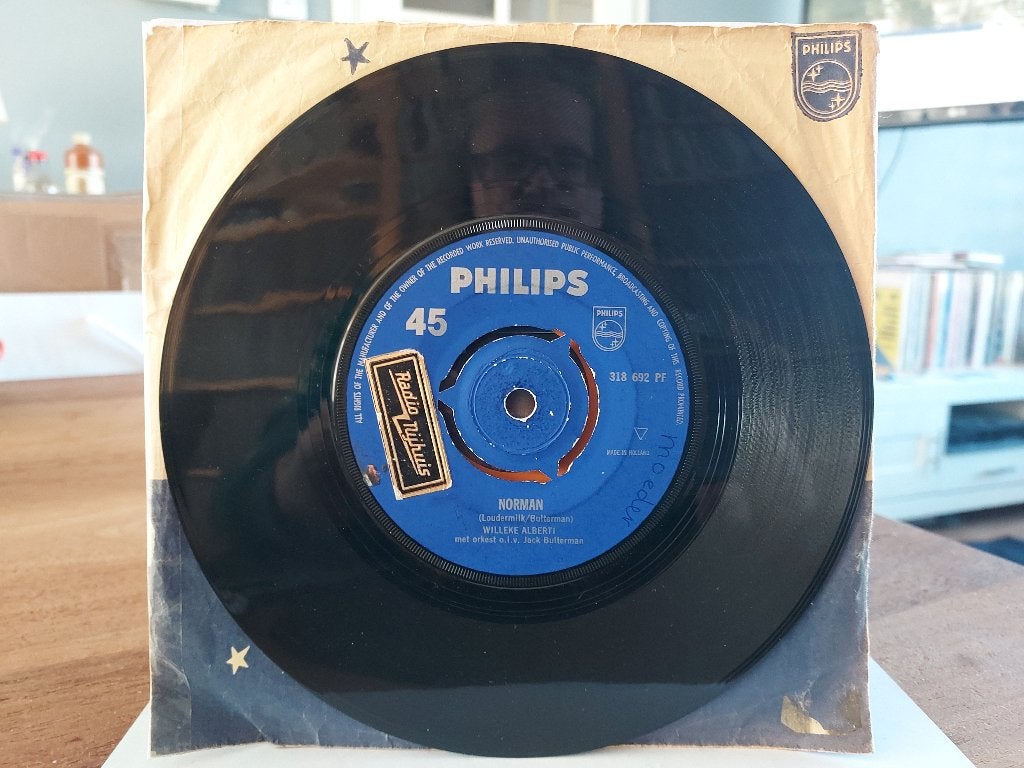 7" Single Willeke Alberti - Norman / Op Die Dag In De Zon, Cd's en Dvd's, Gebruikt, 7 inch, Ophalen of Verzenden, Pop