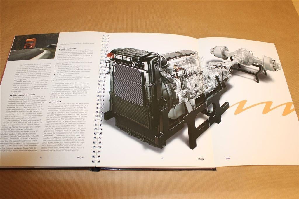 DAF 95XF — Groot Fotoboek — Techniek & Cabine, Boeken, Ophalen of Verzenden, Zo goed als nieuw, Tractor en Landbouw