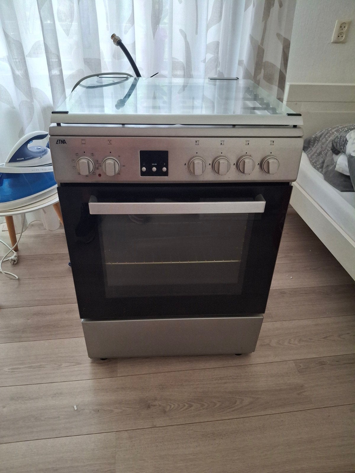 Te koop: ETNA gasfornuis FGV760RVS, Ophalen, Gebruikt, 4 kookzones, Gas