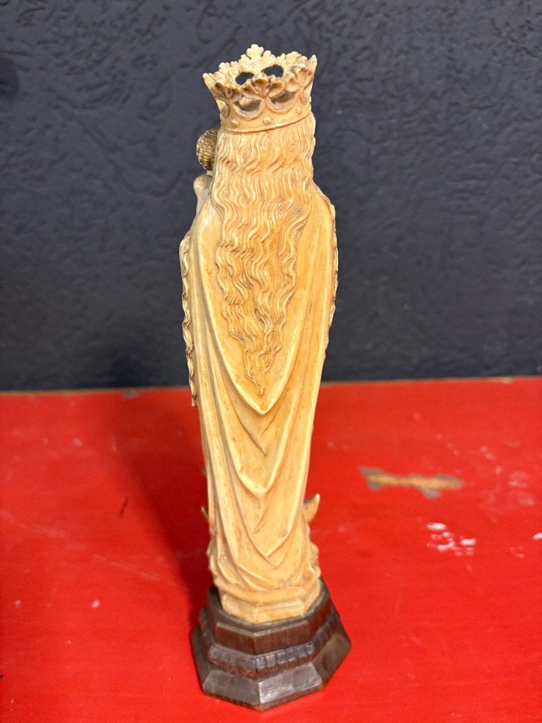 Ivoren Madonna met Kind – gotische stijl -19e eeuw met CITES, Antiek en Kunst, Kunst | Beelden en Houtsnijwerken, Ophalen, 20 - 50 cm