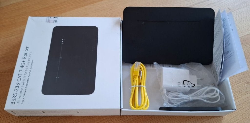 B535-333 4G+ Router (LTE Cat 7) - Plug & Play, Ophalen of Verzenden, Zo goed als nieuw, Router