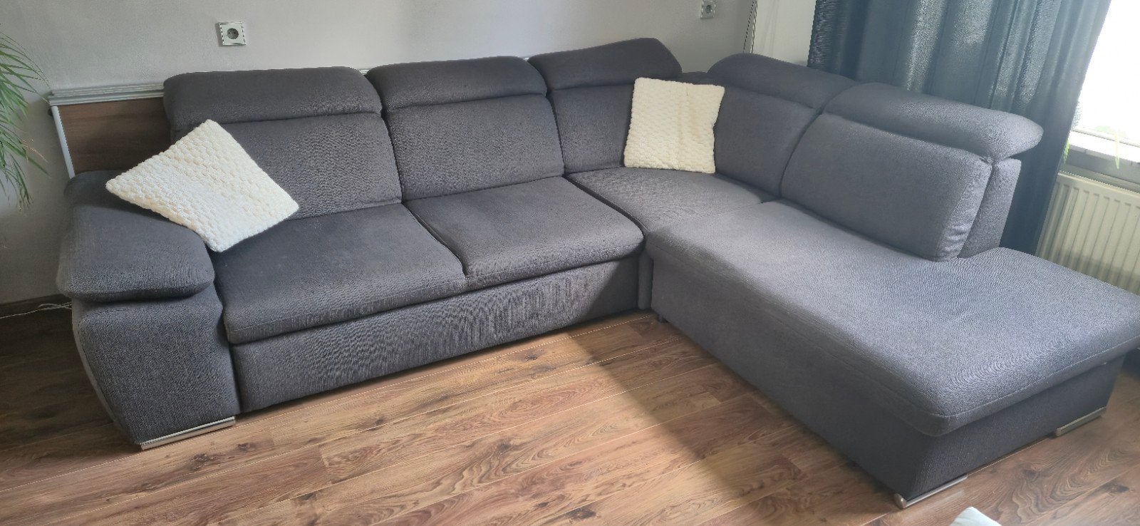 Hoekbank donkergrijs met opbergruimte en uitschuiffunctie, Ophalen, 250 tot 300 cm, Gebruikt, Hoekbank