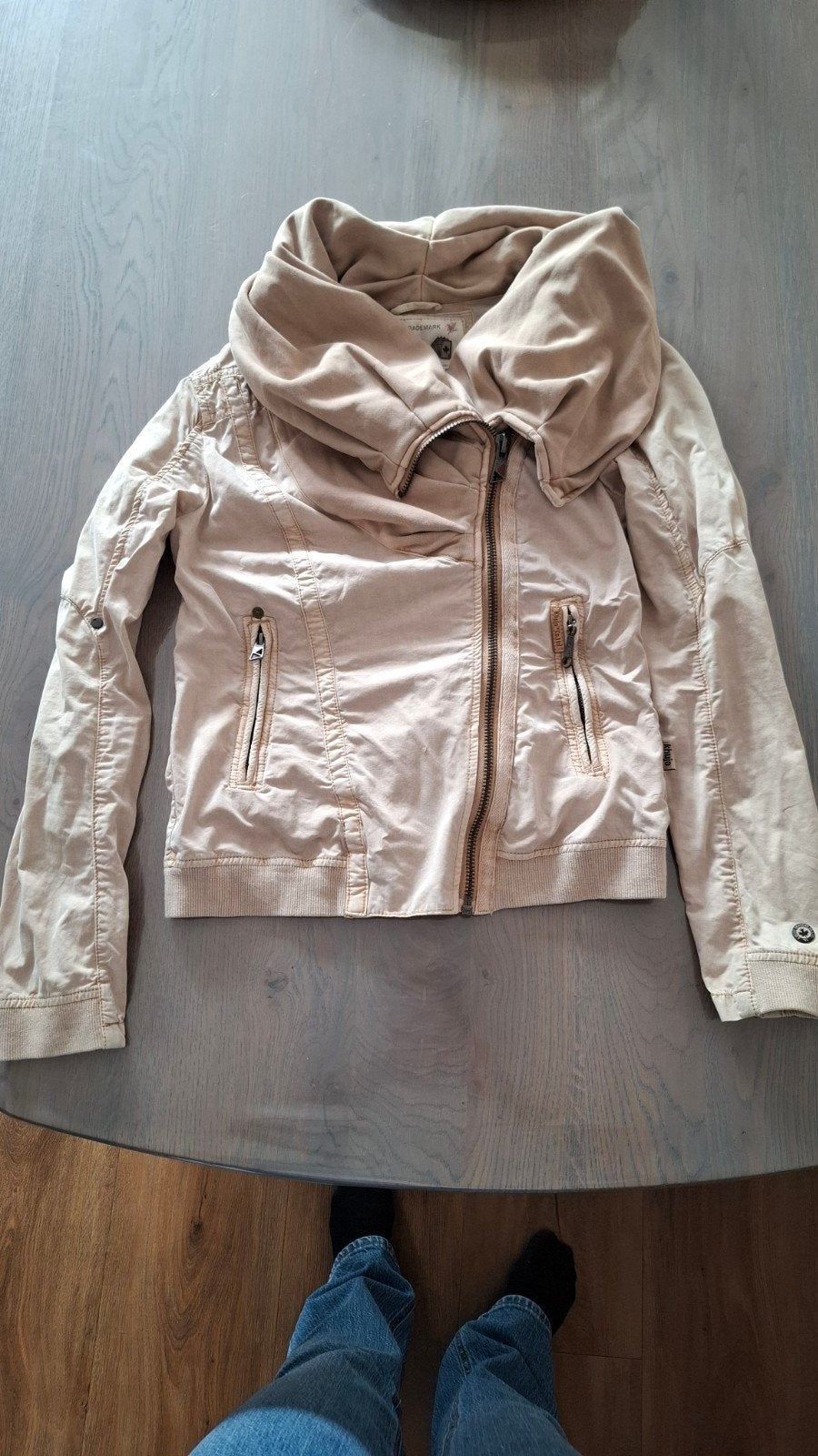 jas merk Khujo met leuke, warme kraag maat m., Maat 38/40 (M), Beige, Khujo, Ophalen of Verzenden