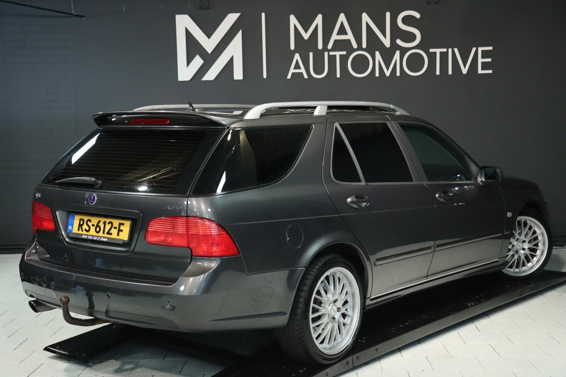 Saab 9-5 Estate 2.3t Business / SCHUIFDAK / MEMORY / TREKHAA, Auto's, Voorwielaandrijving, Zwart, 2290 cc, Overige brandstoffen