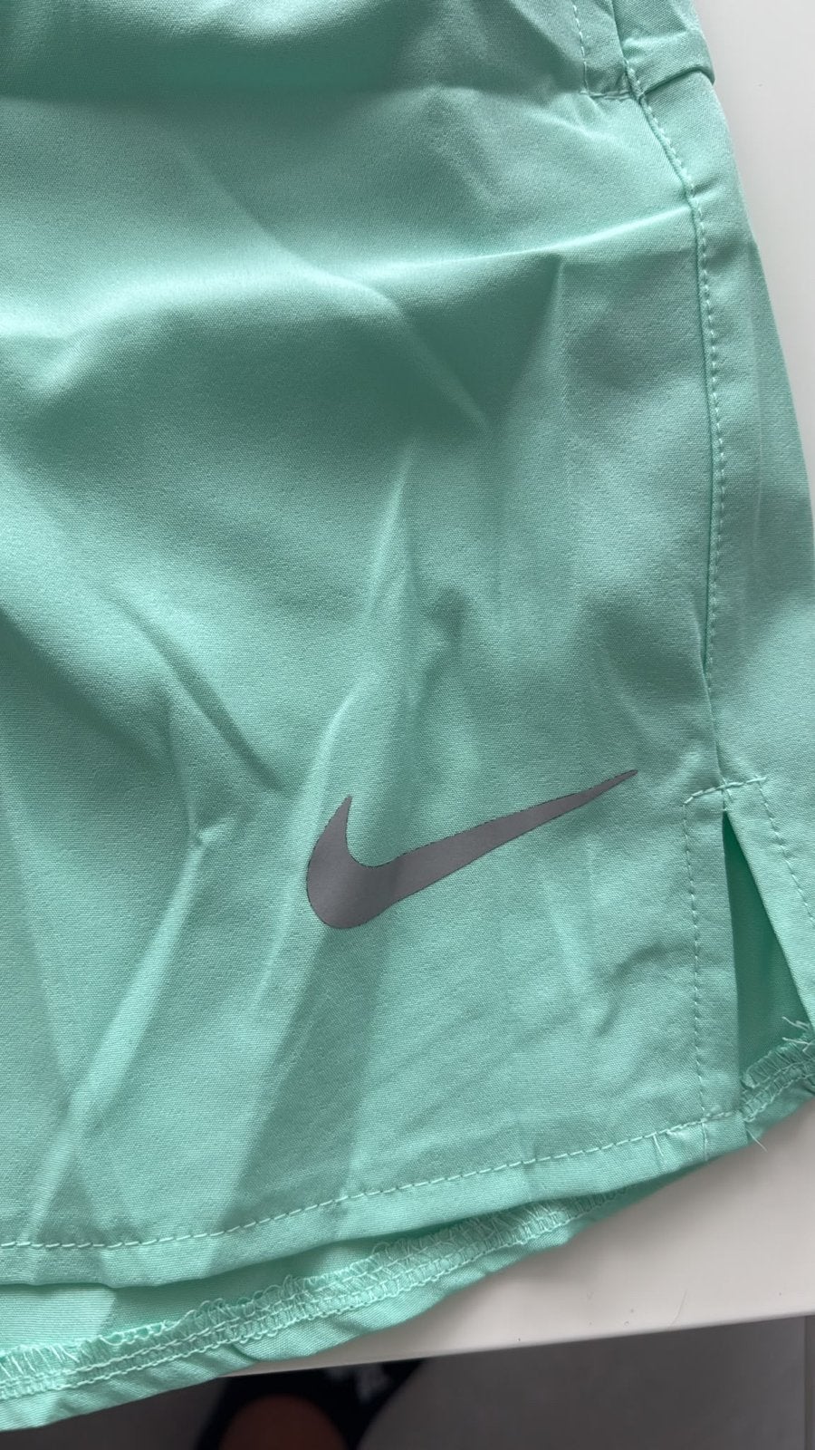 Nike Running Set - T-shirt en korte broek, Maat 48/50 (M), Nieuw, Ophalen of Verzenden, Groen