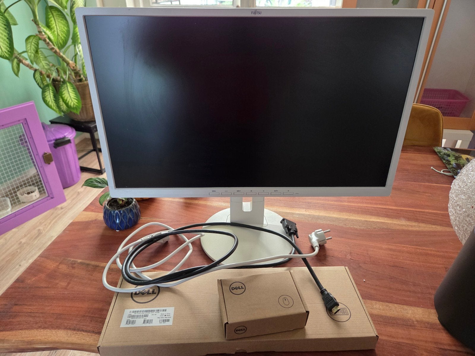 Fujitsu 24 inch monitor met toetsenbord en muis - Zo goed al, DVI, IPS, Full HD, Ophalen of Verzenden