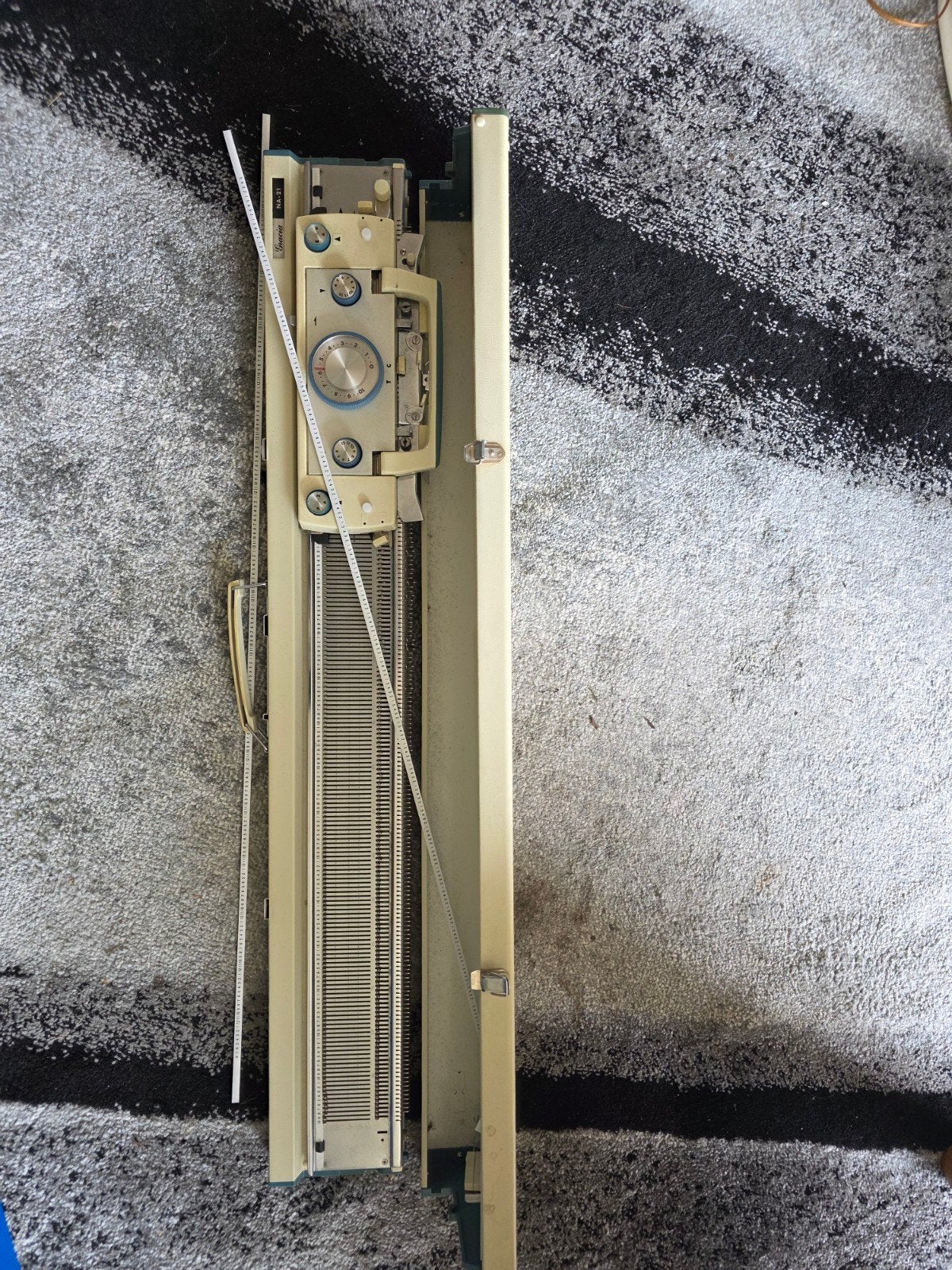 Vintage breimachine Universal NAK-21, Ophalen of Verzenden, Gebruikt, Naaimachine, Overige merken
