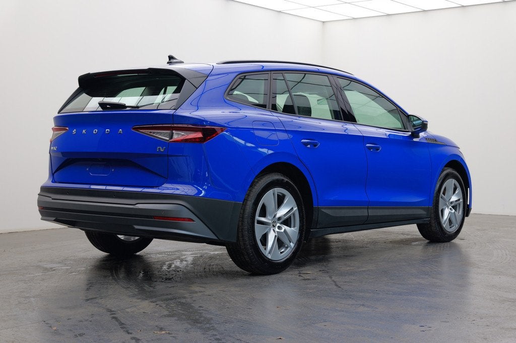 Skoda Enyaq 50 Loft | 19" Lichtmetaal | Camera | Inklapbare, Automaat, Zwart, Met garantie (alle), Blauw