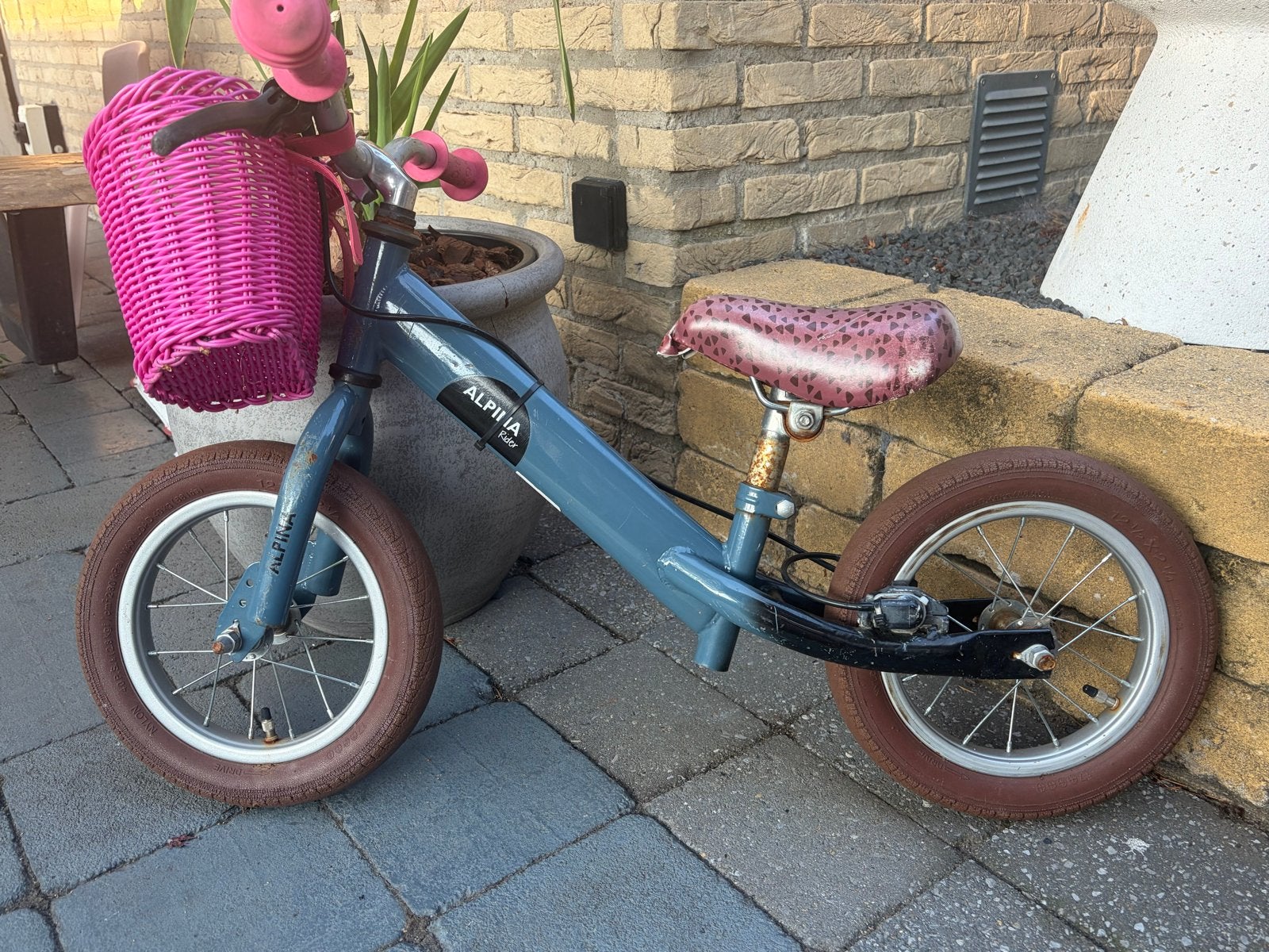 Alpina Rider loopfiets - Blauw met roze mandje, Ophalen, Gebruikt, Trommelrem, Minder dan 16 inch