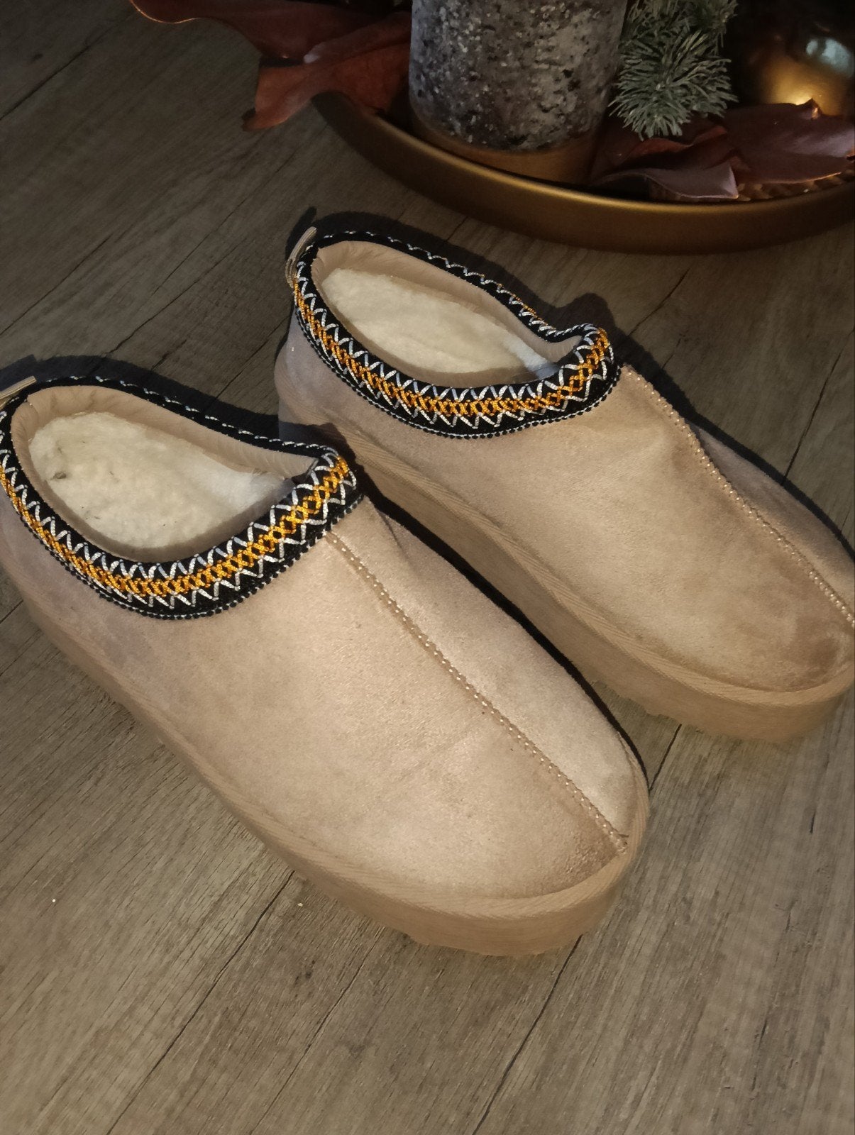 Comfortabele beige pantoffels, maat 39, Beige, Ophalen of Verzenden, Pantoffels of Sloffen, Merkloos