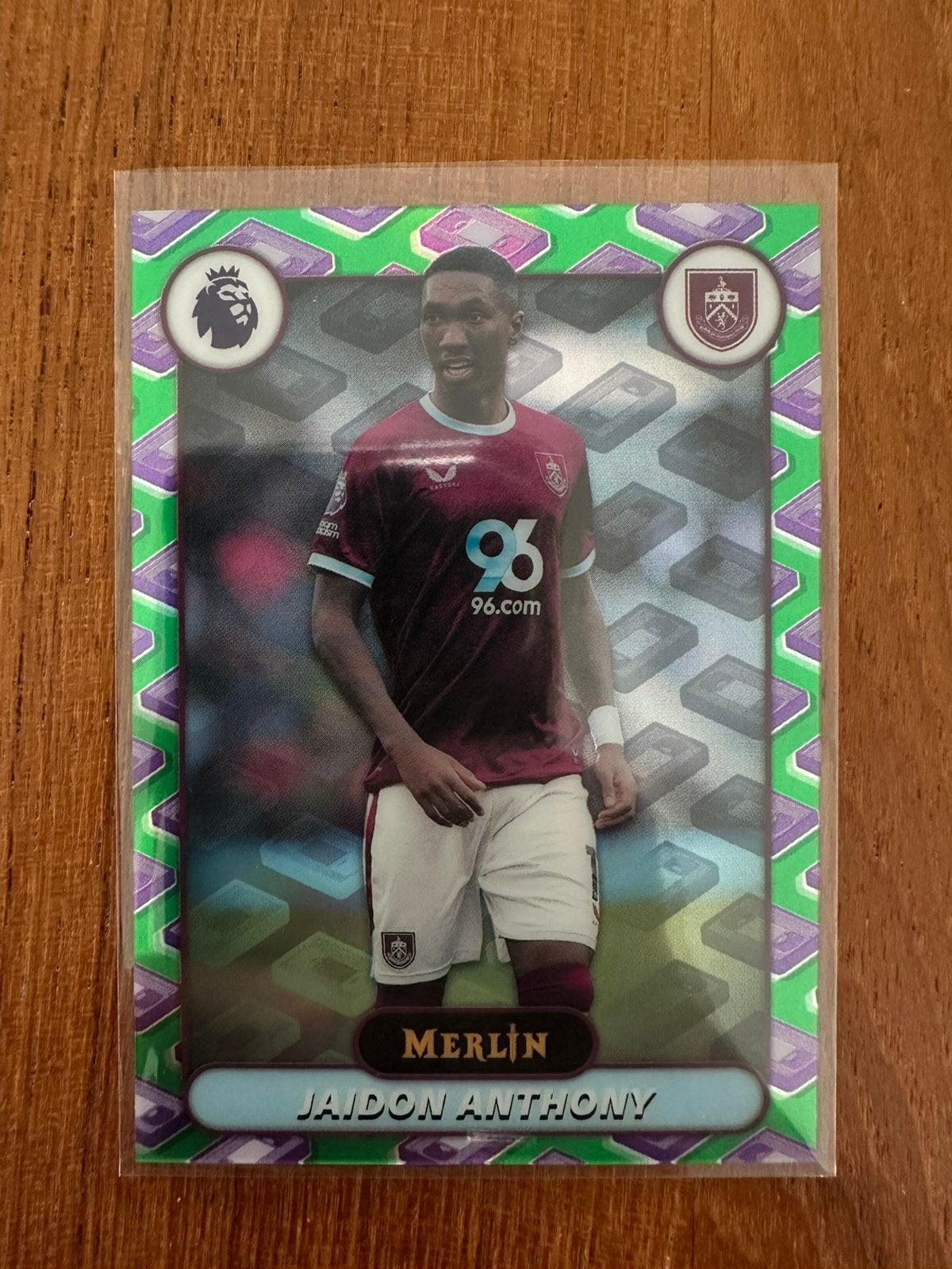 Topps 2026 Merlin Jaidon Anthony #51 Burnley FC VHS refracto, Verzamelen, Verzenden, Zo goed als nieuw, Buitenlandse clubs, Spelerskaart