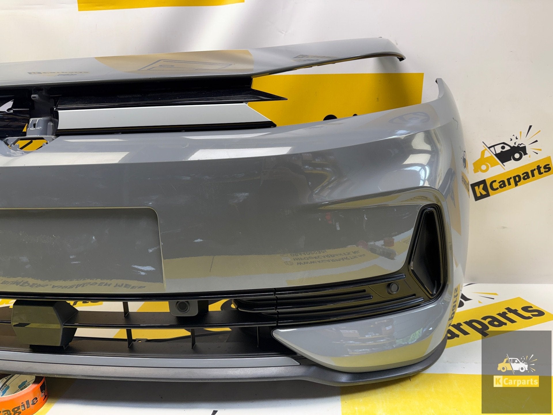 VW ID3 NEO VOORBUMPER 4PDC 10A807221C Facelift, Gebruikt, Volkswagen AG, Bumper, Berliner Ring 2
38440  Wolfsburg, DE
