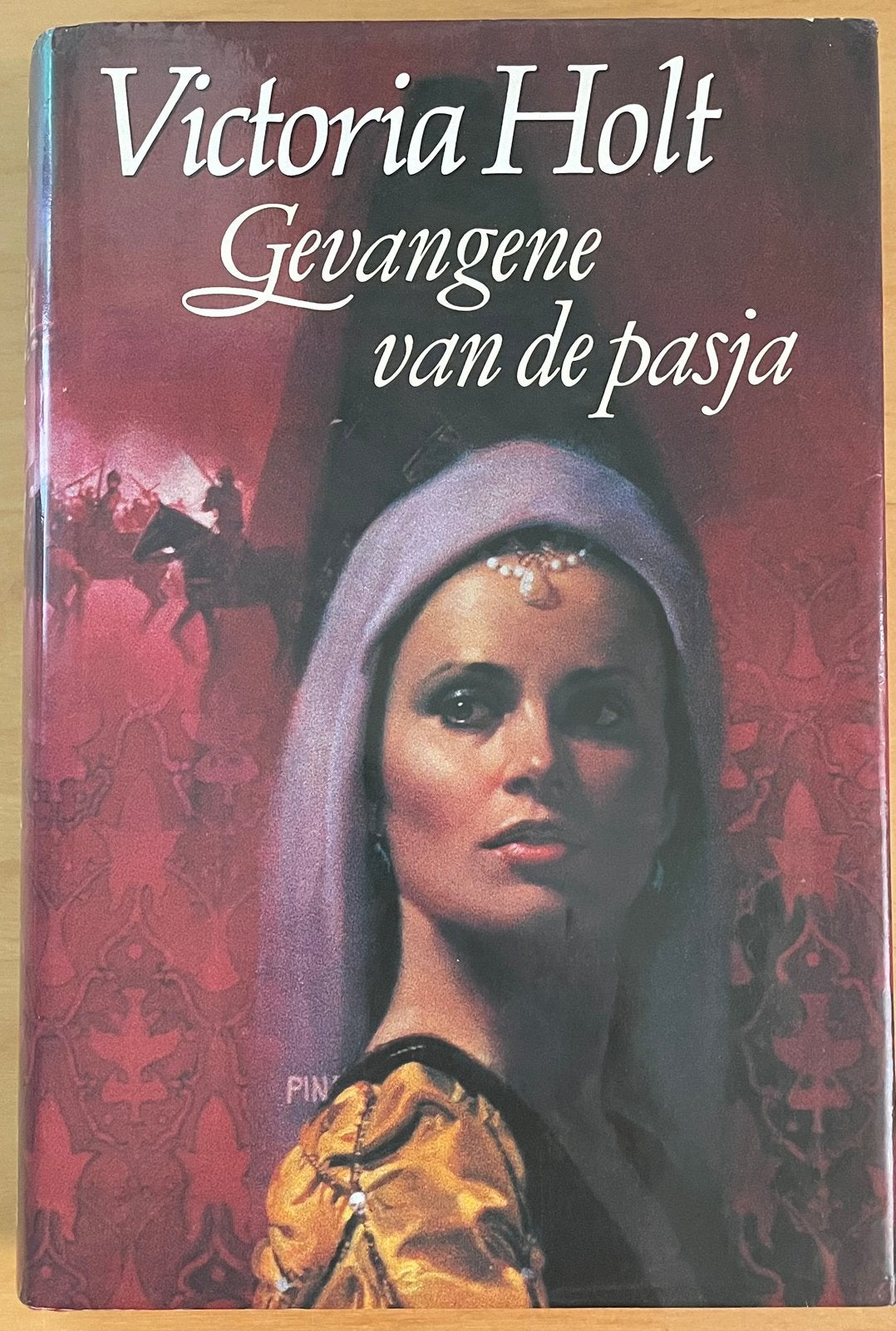 Victoria Hoot/Gevangene van de pasja, Ophalen of Verzenden, Gelezen