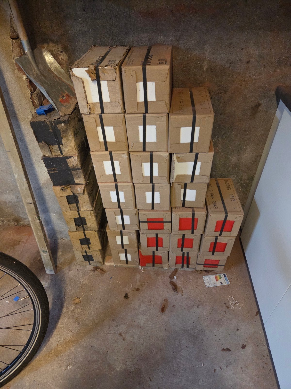 Keramische wandtegels rood en wit, vloertegels zwart, Ophalen, Keramiek, Nieuw, Minder dan 20 cm