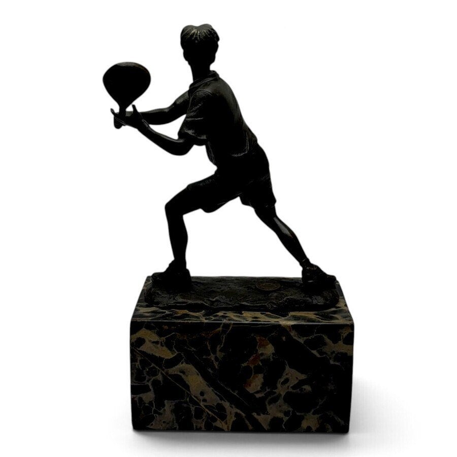 Sculptuurtje: tennisser naar Miguel Lopez [Milo], Ophalen of Verzenden, 20 - 50 cm, Op sokkel, Beeld