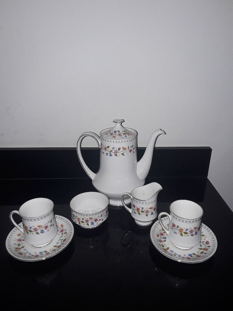 Engels Paragon tete a tete Anastasia, Verzenden