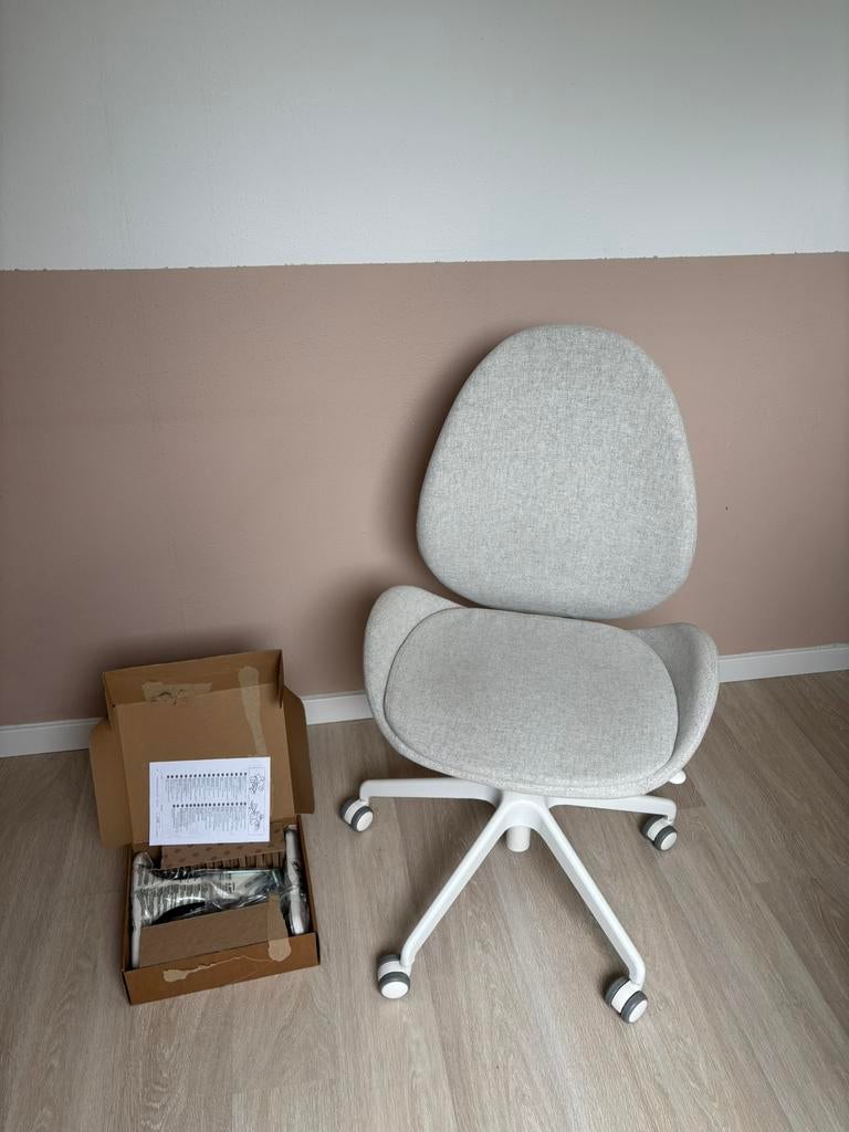 Ikea Hattefjall bureaustoel met ongebruikte armleuningen!, Huis en Inrichting, Bureaustoelen, Ophalen, Zo goed als nieuw, Zwart