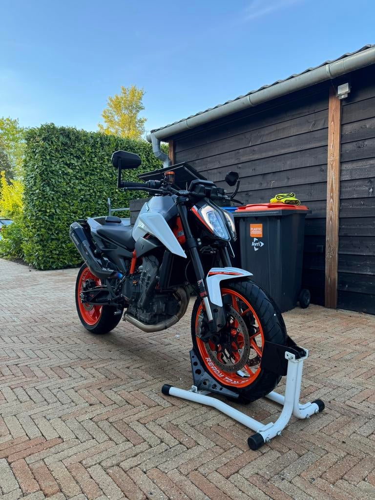 KTM Duke 890 R Akrapovic | Full options | Topstaat, 2 cilinders, Particulier, Meer dan 35 kW, LED Verlichting