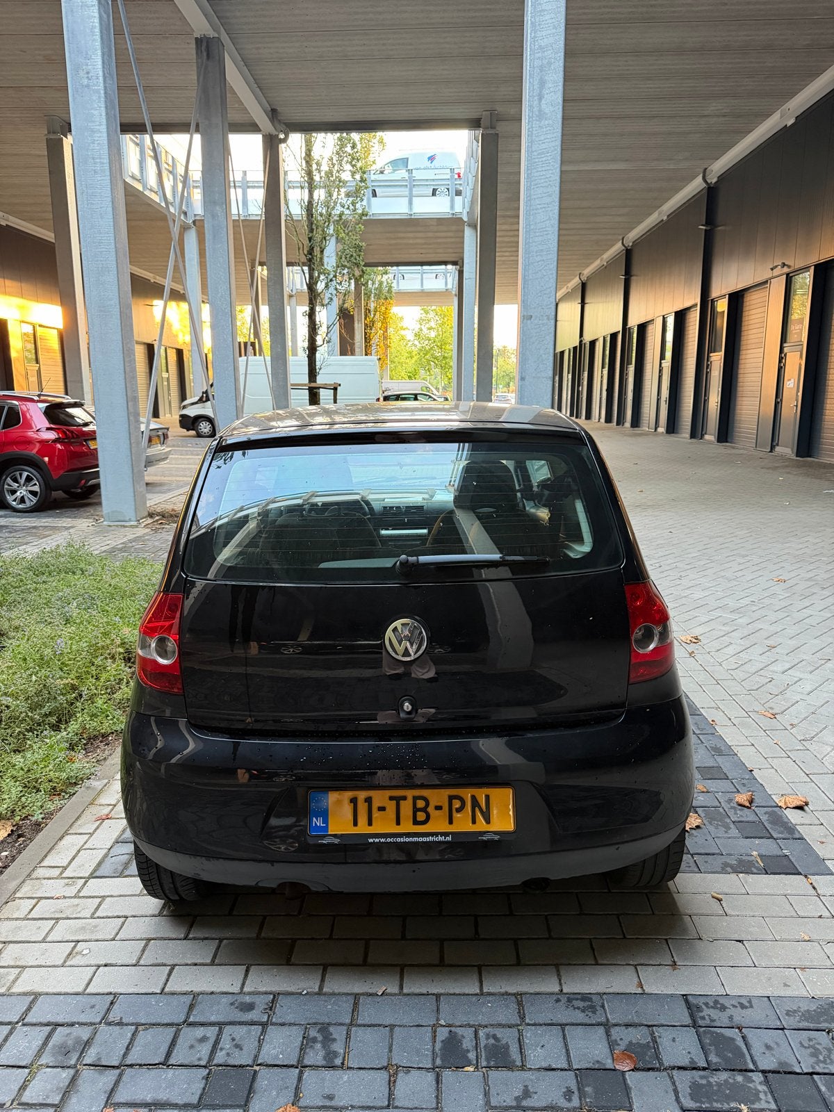 Volkswagen Fox 1.4 55KW 2006 Zwart, Auto's, Voorwielaandrijving, 15 km/l, 4 cilinders, 4 stoelen