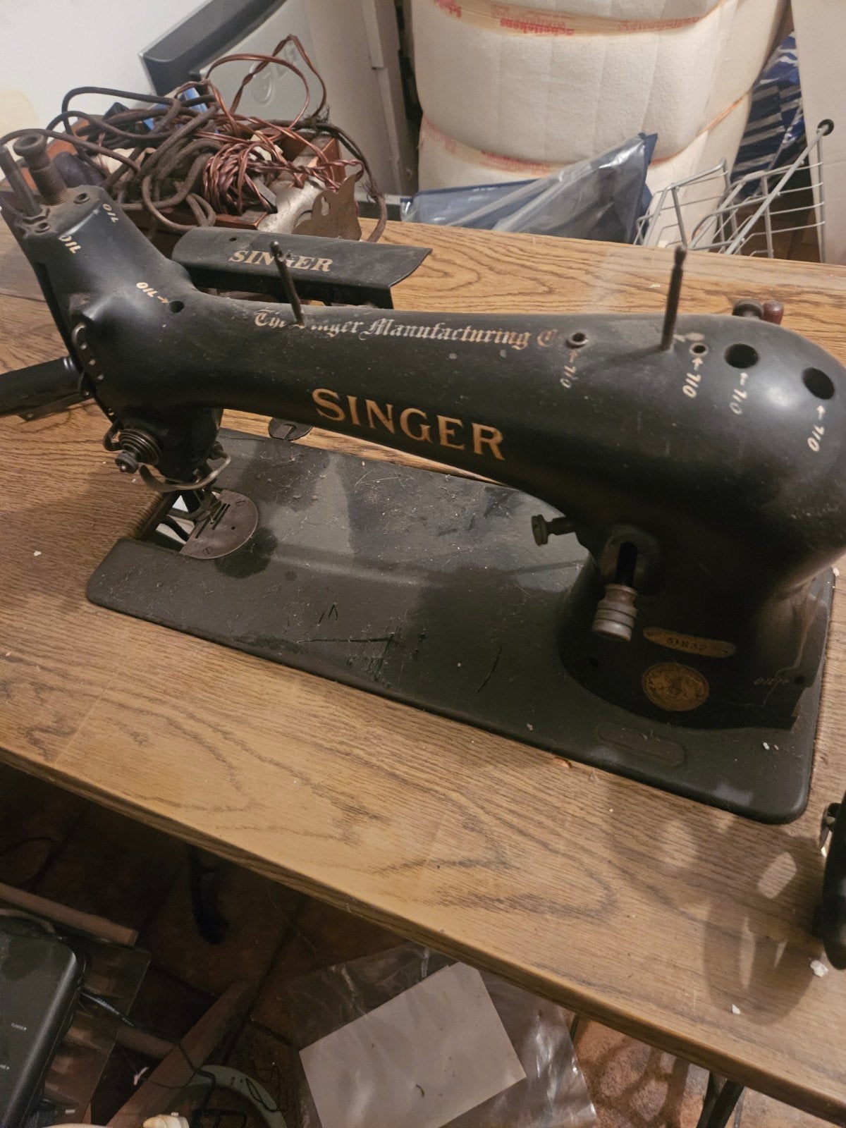 Antieke Singer naaimachine met onderstel, Antiek en Kunst, Antiek | Naaimachines, Ophalen of Verzenden