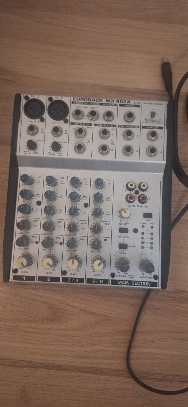 Behringer Eurorack MX602A Mixer met adapter, Muziek en Instrumenten, Mengpanelen, Ophalen of Verzenden, Gebruikt, Minder dan 5 kanalen