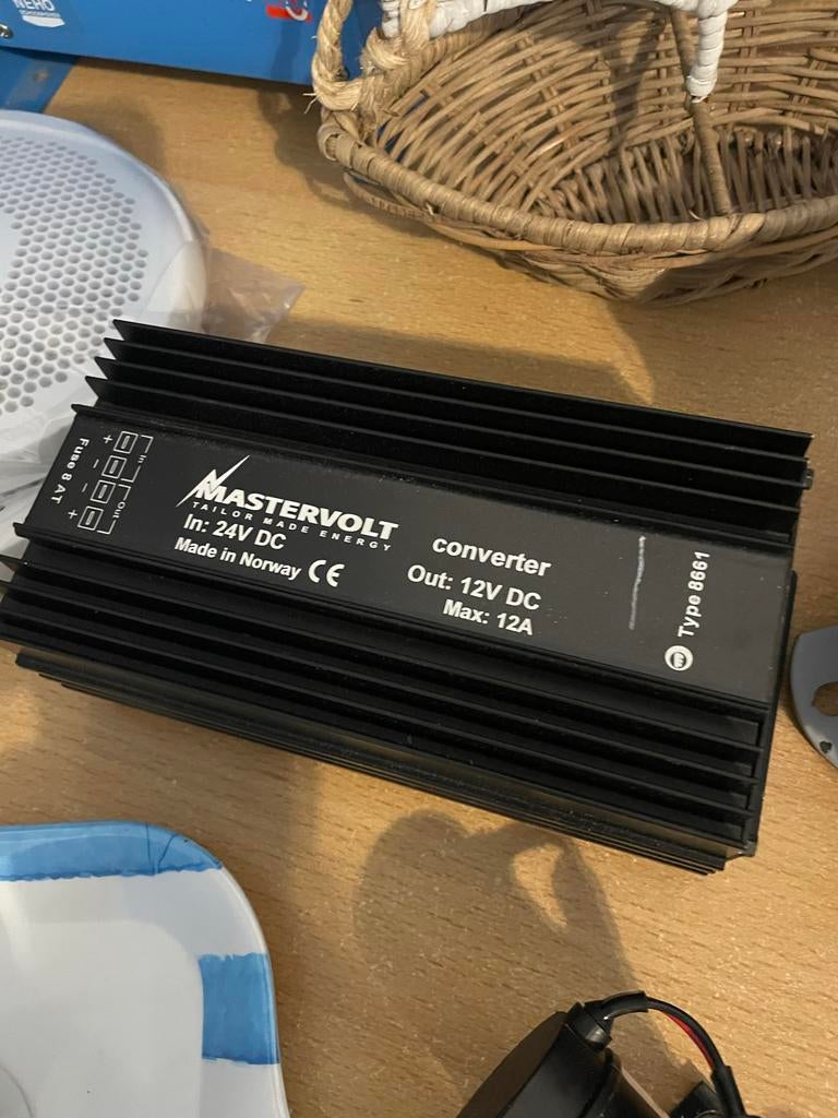 Mastervolt DC-DC Omvormer 24V naar 12V, 12A (Type 8661), Ophalen of Verzenden, Gebruikt