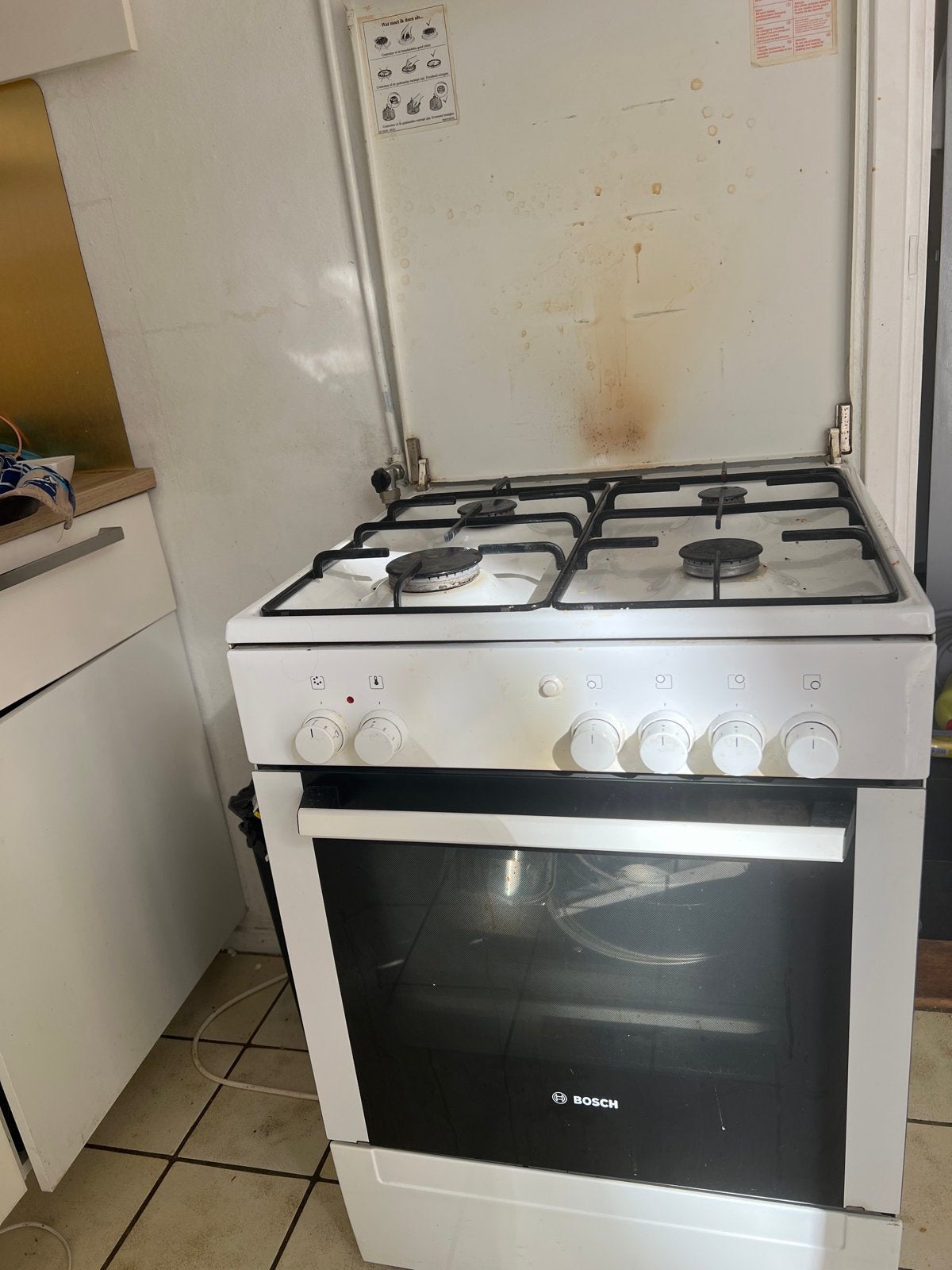 Bosch gasfornuis met oven - moet morgen weg!, Gebruikt, Gas, 4 kookzones, Ophalen of Verzenden