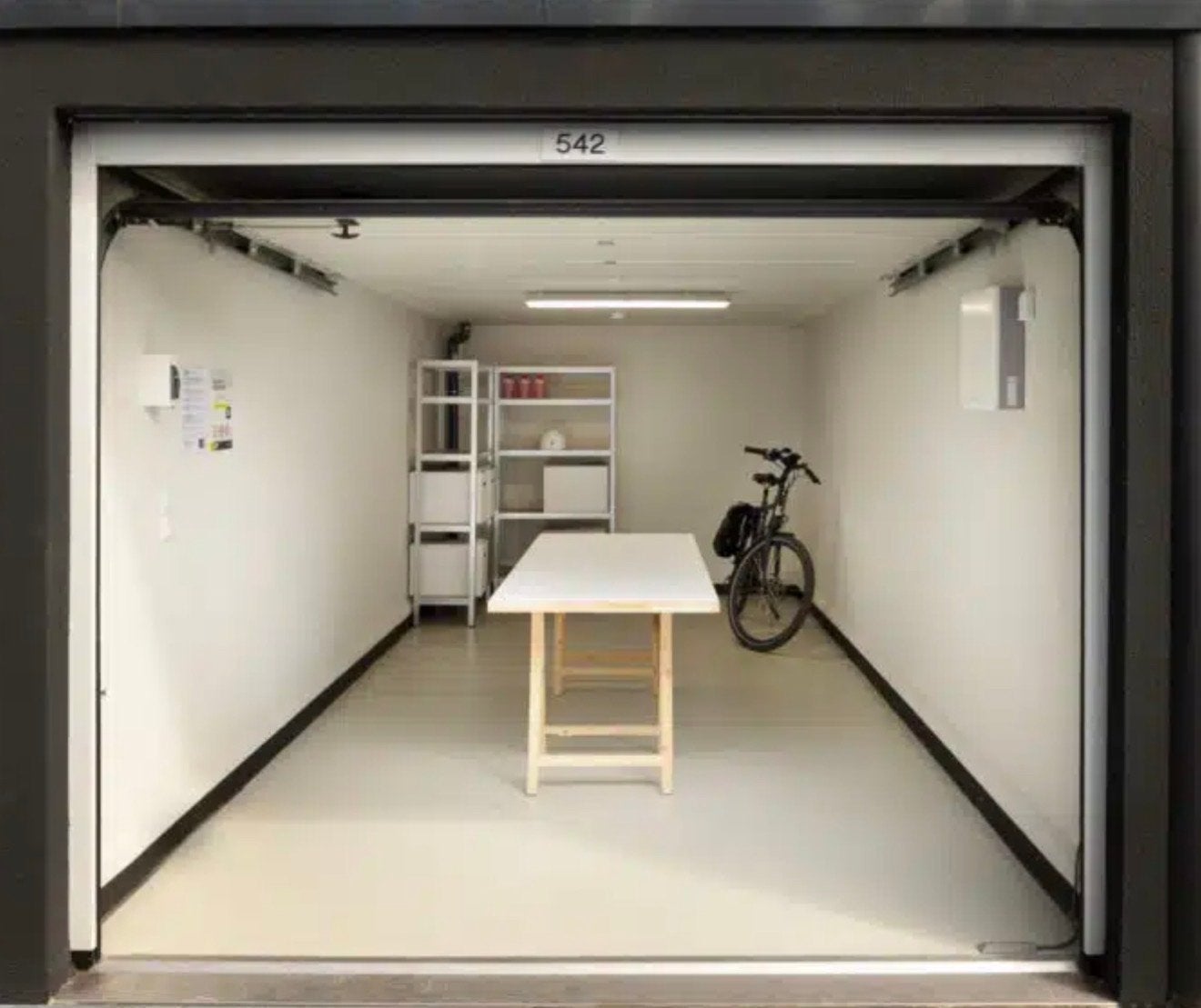 Garagebox te huur 6x 3 m ( bergen op zoom), Noord-Brabant